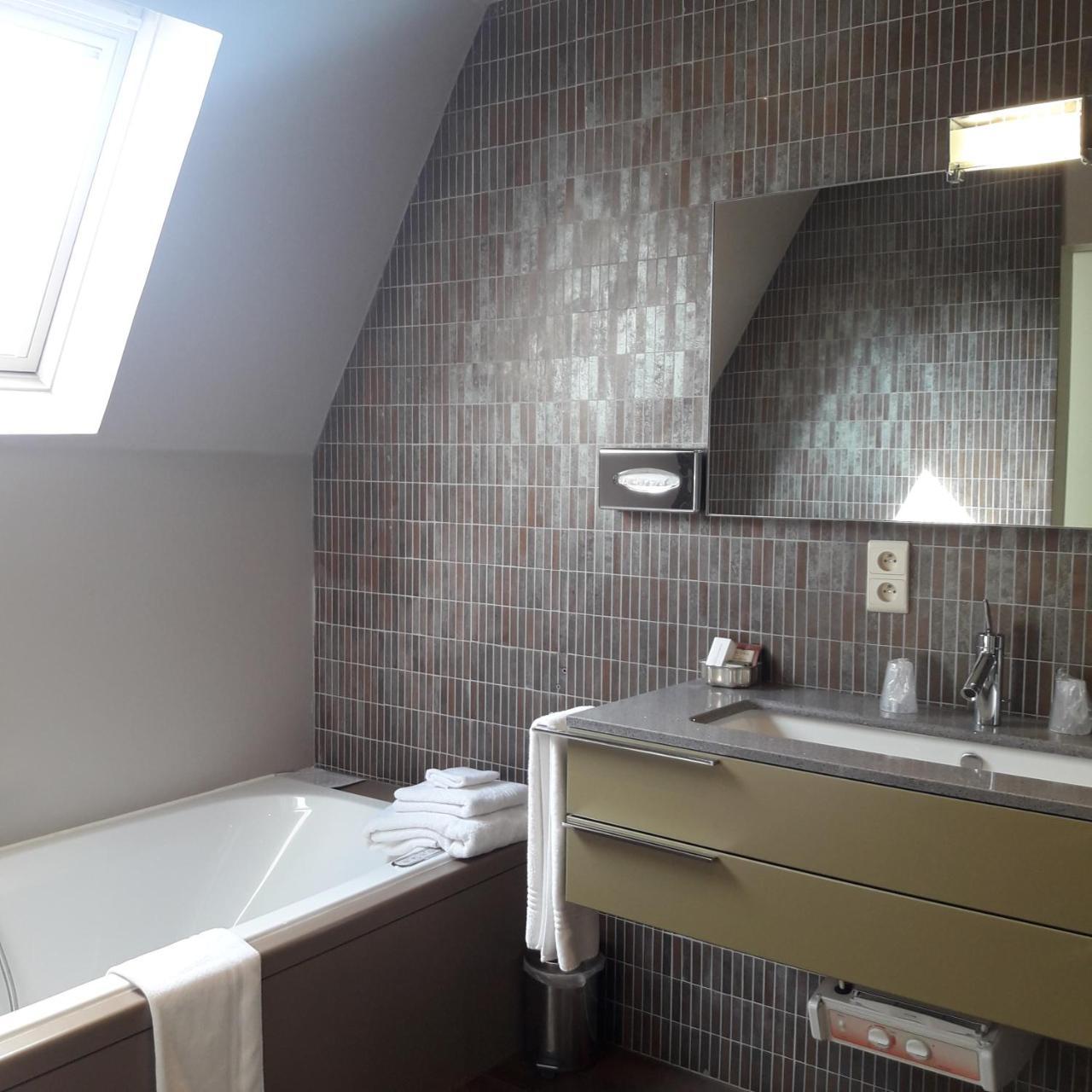 Hotel Recour Poperinge Eksteriør bilde